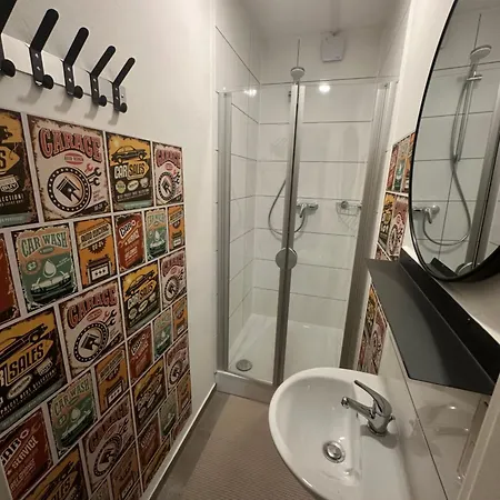 Gaestezimmer Tokyo Im Werkmotel